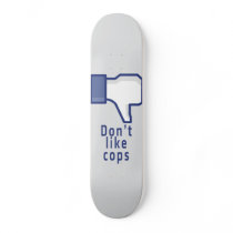 De hand van Facebook houdt cops van geen grappig s
