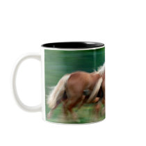 De rennende Mok van de Koffie van Paarden Palomino