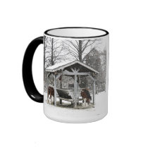 De scène van de winter met de mok van de paardenva