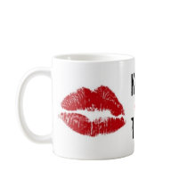 kus deze lippenstift bekers