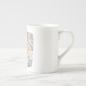 さなささじ 部屋の階段わきで屈んでたくさん落ちているゴミを拾う女性のイラスト PORSELEIN KOP (Rechts)