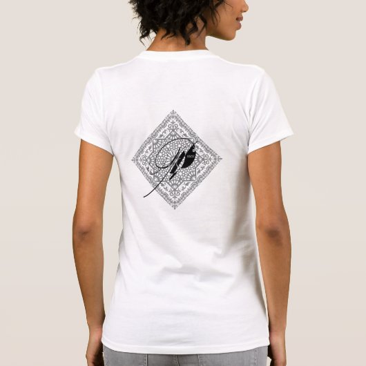 アラベスク文様にPeaceを添えて。白地 T-shirt (Achterkant)