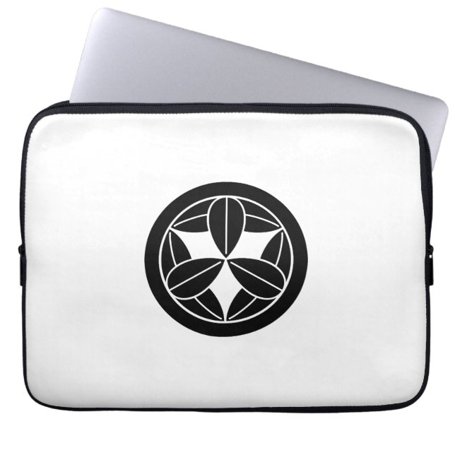 丸に九枚笹 LAPTOP SLEEVE (Voorkant)