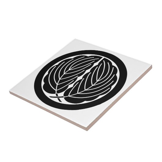 丸に抱き柏 TEGELTJE (Zijkant)