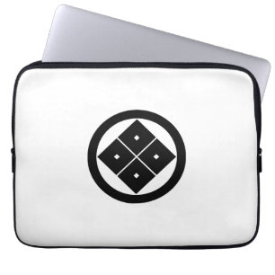 丸 に 立 て 四  LAPTOP SLEEVE