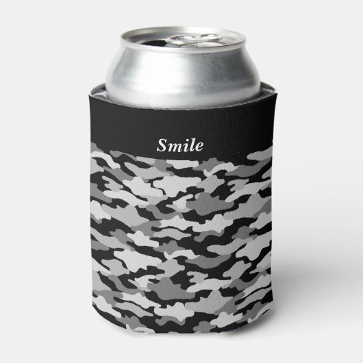 文字 カスタマイズ 迷彩 ブラック 缶クーラー BLIKJESKOELER (Blikje Voorkant)