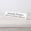 Zoek naar influencer geschenken Sociale media