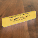 Zoek naar geel naambordjes Baas