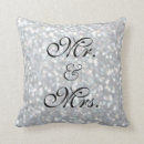 Zoek naar zilveren sneeuwvlokken kussens Voor hem/haar