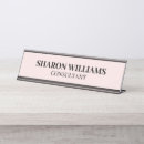 Zoek naar metalen naambordjes Baas