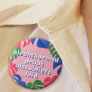 Zoek naar tropisch buttons Voor haar