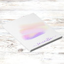 Zoek naar gekleurde notitieblokken Meisje