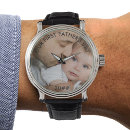 Zoek naar eerste horloges Voor hem