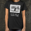 Zoek naar zwarte heks tshirts Typografie