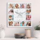 Zoek naar vriendschap klokken Foto