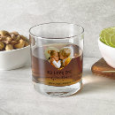 Zoek naar whisky glazen Foto