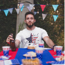 Zoek naar grond tshirts Vanwege de dappere