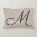 Zoek naar monogram m kussens Elk persoon