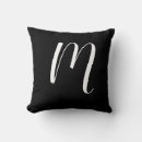 Zoek naar monogram m kussens Voor iedereen