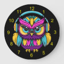 Zoek naar kleurrijke uil klokken Retro