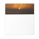 Zoek naar wolken notitieblokken Foto