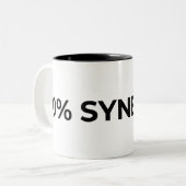 0% Synergy Typographic Minimalist  Tweekleurige Koffiemok (Voorkant links)