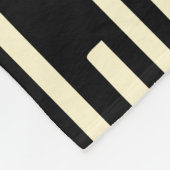 100216 - Zwart en room Fleece Deken (Hoek)