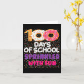 100 dagen besprenkeld met leuke donuts Happy 100th Kaart (Gele Bloem)