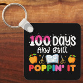 100 dagen op school en nog steeds op school sleutelhanger (Voorkant)