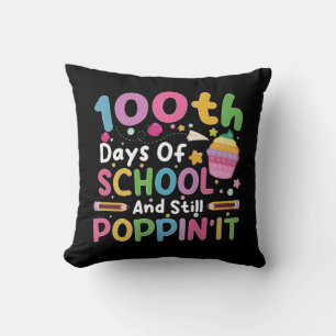 100 dagen school en nog steeds poppin' meisje kussen