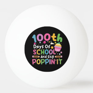100 dagen school en nog steeds poppin' meisje pingpongbal
