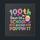 100 dagen van school en nog steeds poppin' meisje notitieblok<br><div class="desc">100 dagen van school en nog steeds poppin 'eenhoorn meisje Pop het</div>