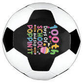 100 dagen van school en nog steeds poppin' meisje voetbal (Gedraaid)