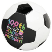 100 dagen van school en nog steeds poppin' meisje voetbal (Drie kwart)