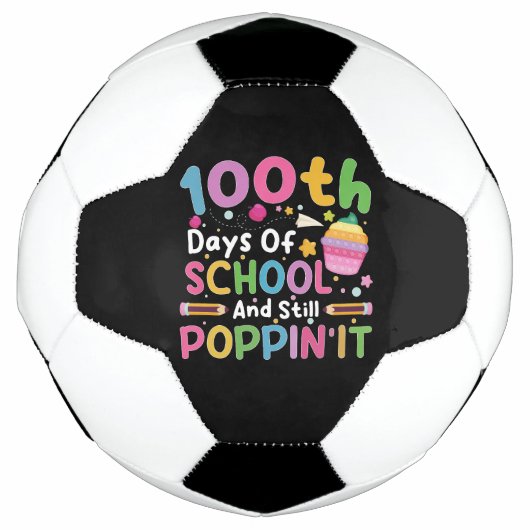 100 dagen van school en nog steeds poppin' meisje voetbal (Voorkant)