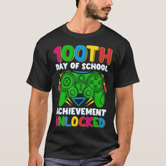 100 Day of School ontgrendeld gamer 100ste dagen v T-shirt (Voorkant)