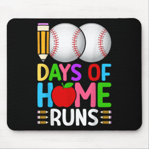 100 Days of Home draait honkbal op de 100ste dag v Muismat