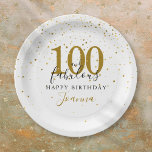 100 en Fabulous Goud Zwart Verjaardagsfeest Papieren Bordje<br><div class="desc">Deze chique zwart en gouden script typografie,  100 en fantastische gouden sterren confetti verjaardagsfeestje feest feest feest bord kan worden gepersonaliseerd met uw verjaardagsviering informatie. Ontworpen door Thisnotme©</div>