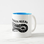 100 Friggin Miles Ultra Running Tread Tweekleurige Koffiemok (Voorkant rechts)