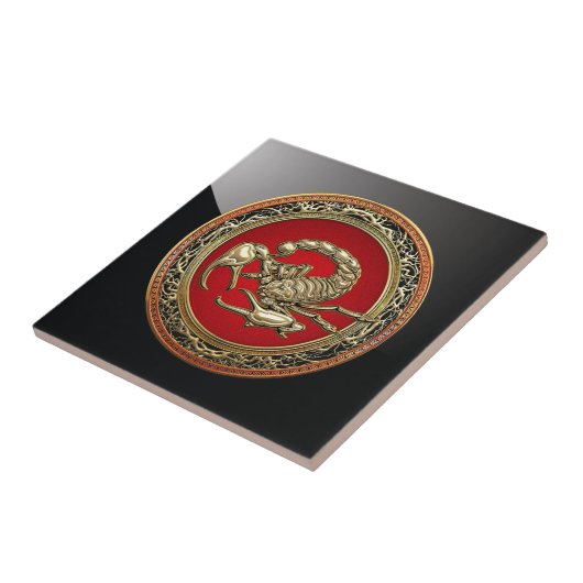 [100] Gangd gouden Scorpion op rood Tegeltje (Zijkant)