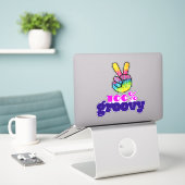 100% Groovy met Rainbow Hand Peace Sign Sticker (Laptop op bureau)