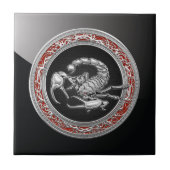 [100] Sacred Silver Scorpion op zwart Tegeltje (Voorkant)