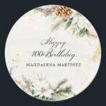 100e Verjaardag Party Witte Winter Bloemen Custom Ronde Sticker<br><div class="desc">Elegante winterwitte bloemen zijn genesteld in dennengroen en pinecones. De zachte ivoorwitte waterverf wasachtergrond is geaccentueerd met gouden vlekken om een verfijnde en chique esthetiek te creëer.</div>