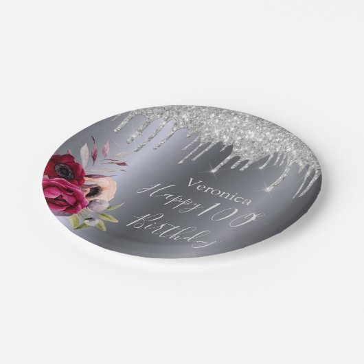 100e verjaardag zilveren florale burgundy name papieren bordje (Gekanteld)