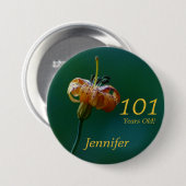 101 jaar oud, Golden Lily Button Pin (Voorkant /achterkant)