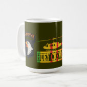 101e Airborne Division UH-1 Huey Crew Chief Mok (Voorkant links)