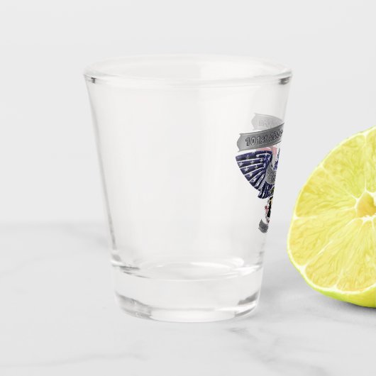 101e luchtvaartdivisie "Proud to Served" Shot Glas (Links)