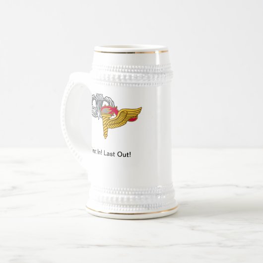 101e Pathfinder-trap met wielrenner Bierpul (Voorkant links)