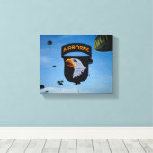 101st ABN Veteranenveteranen voor vliegtuigscreeni Canvas Afdruk (Insitu (Houten vloer))