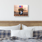 101ste veteranen voor de voorkant van de luchtbrug canvas afdruk (Insitu (Slaapkamer))